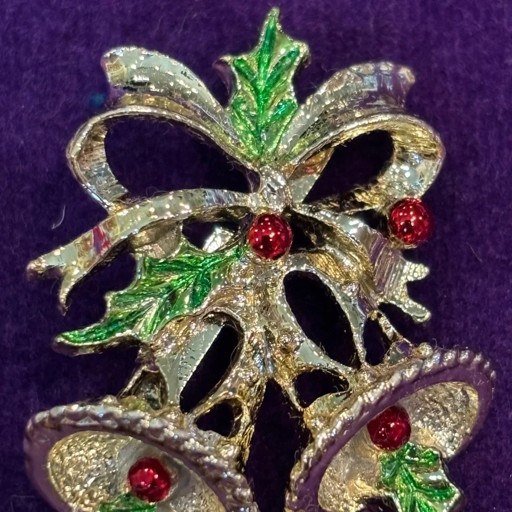 Gerry's Vintage Christmas Bells Holly Enamel Red Green Gold Tone Brooch Pin